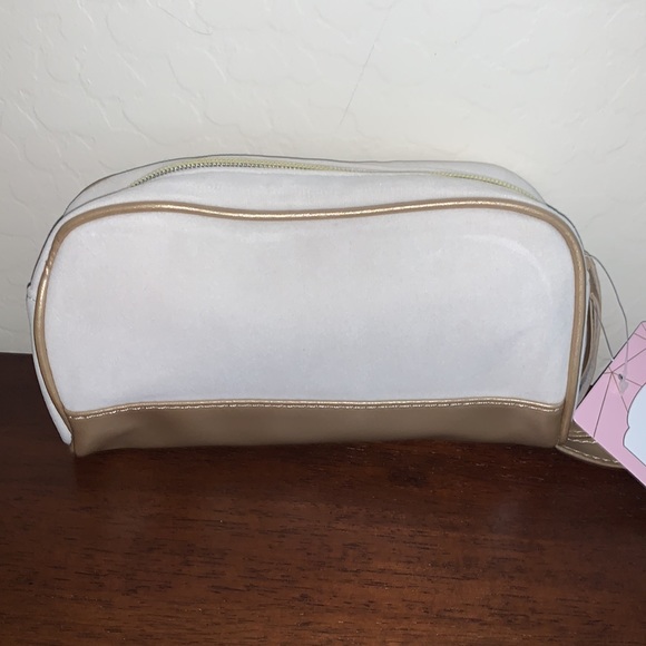 BEST BRANDS BRAND NEW WITH TAGS SUPER CUTE COSMETIC BAG - Picture 4 of 7